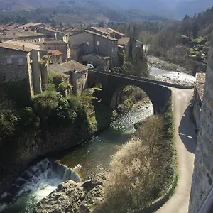  Hébergement de vacances Character House In Le Chastelas France