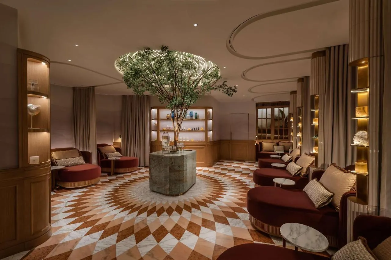 Island Shangri-La, Hong Kong 5*,
