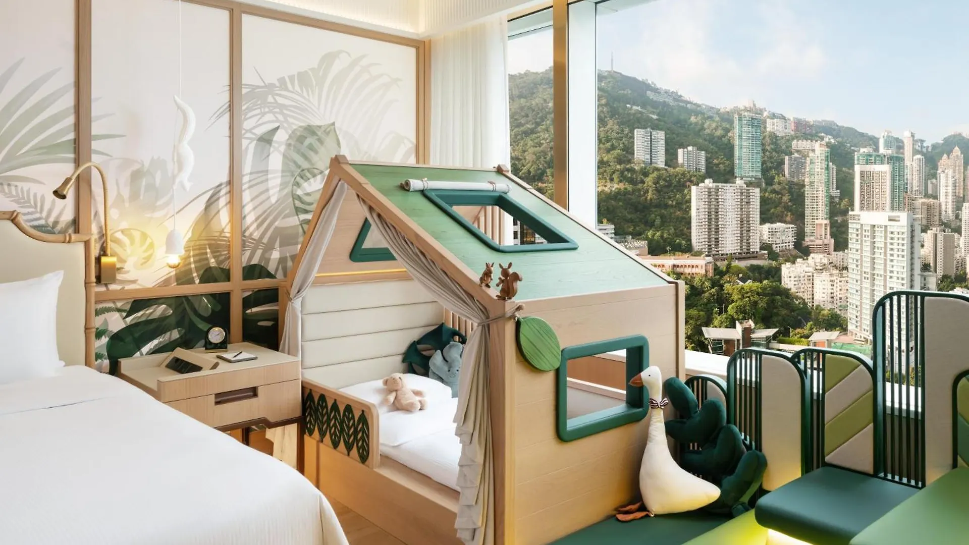 Island Shangri-La, Hong Kong 5*,  China