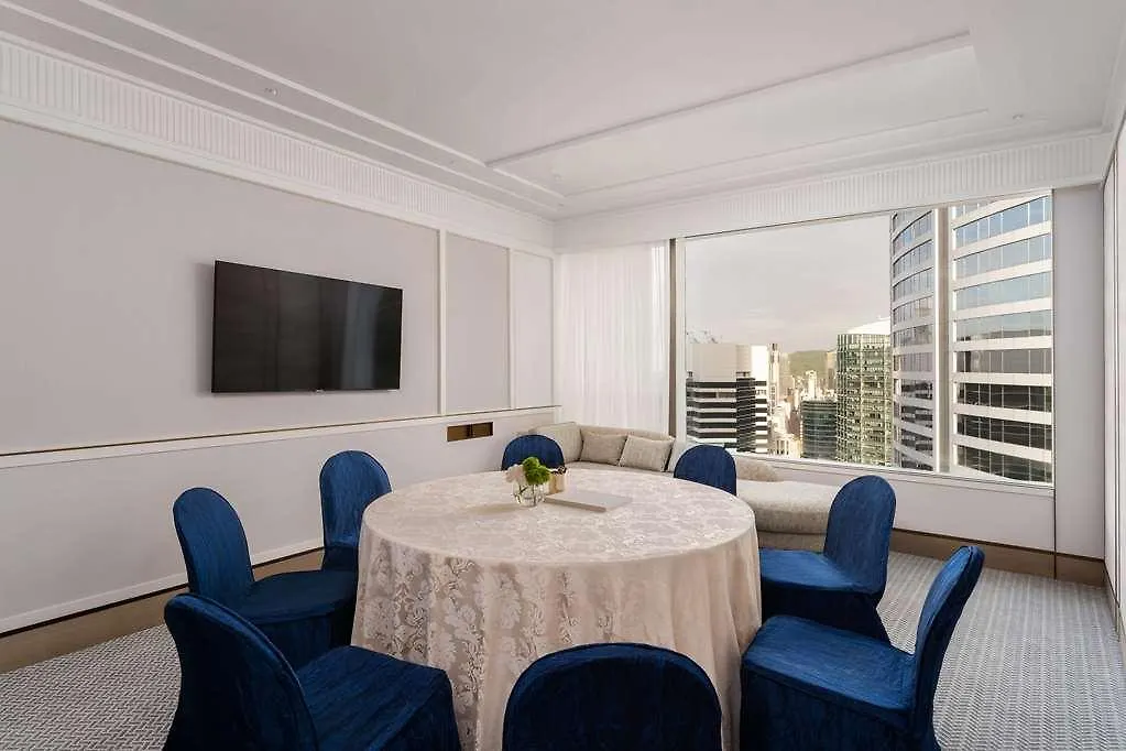 Island Shangri-La, Hongkong 5*,
