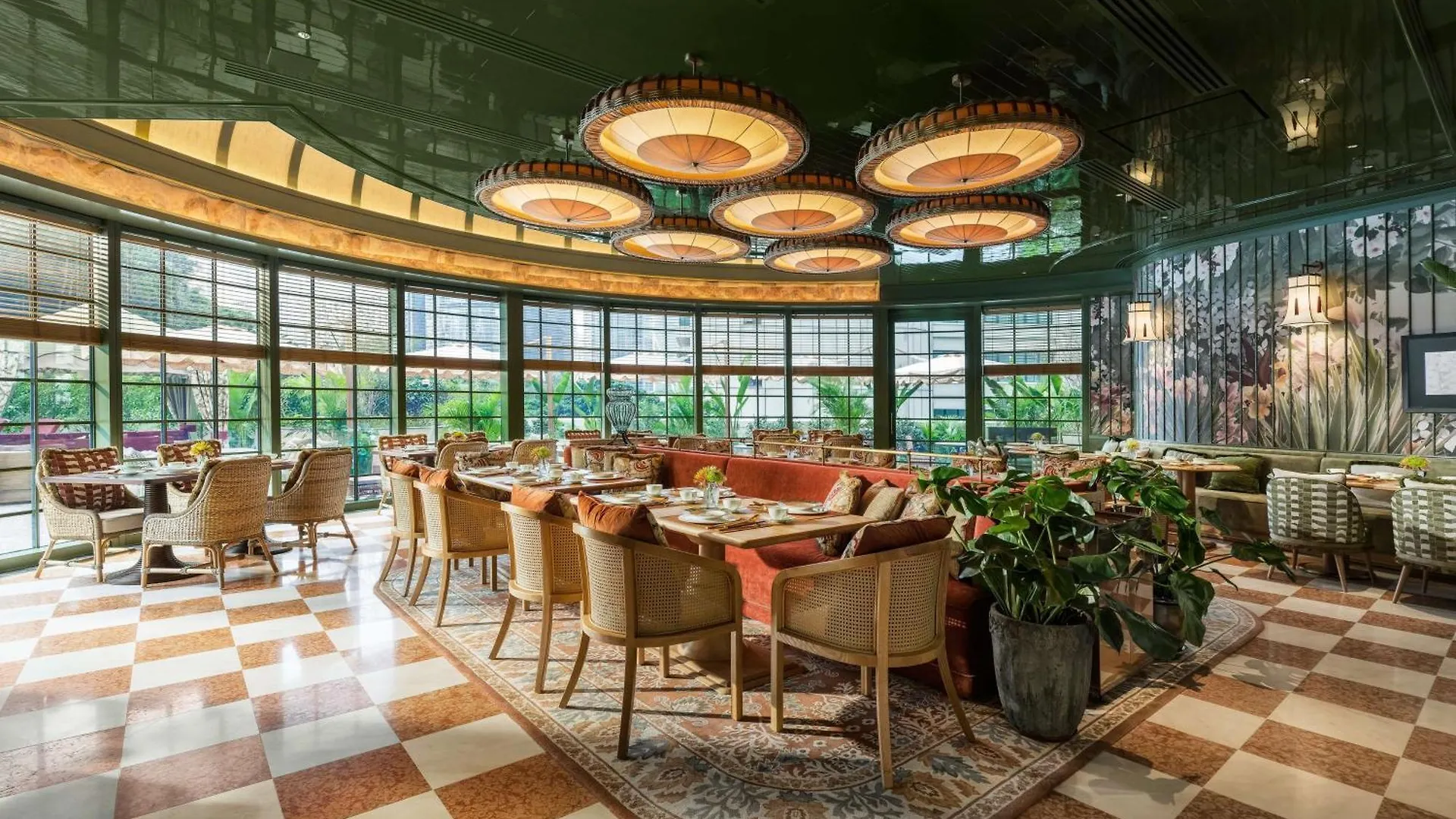 Island Shangri-La, Hongkong 5*,  Kina